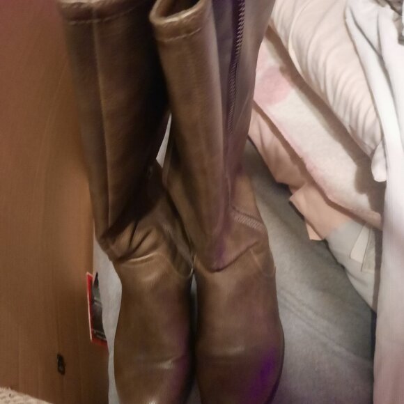 Dark brown long booths - Picture 1 of 3
